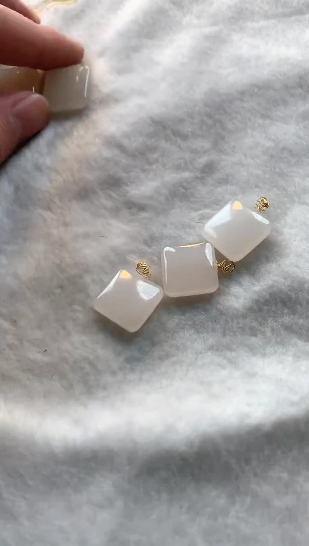 【闪购商品】和田玉颈饰18K金镶嵌冰藕粉  多样性发货一个