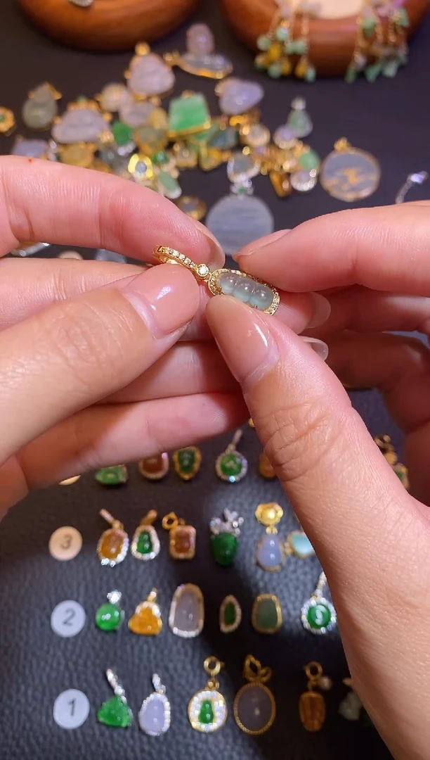 颈饰银S925镶嵌翡翠a货翡翠