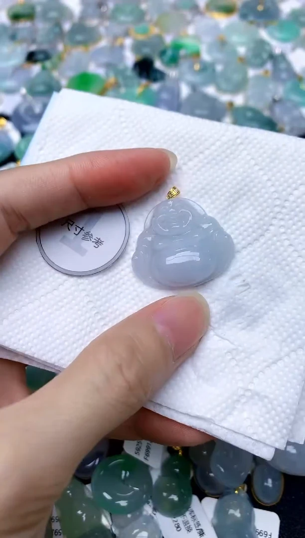 颈饰18K金镶嵌翡翠天然A货翡翠