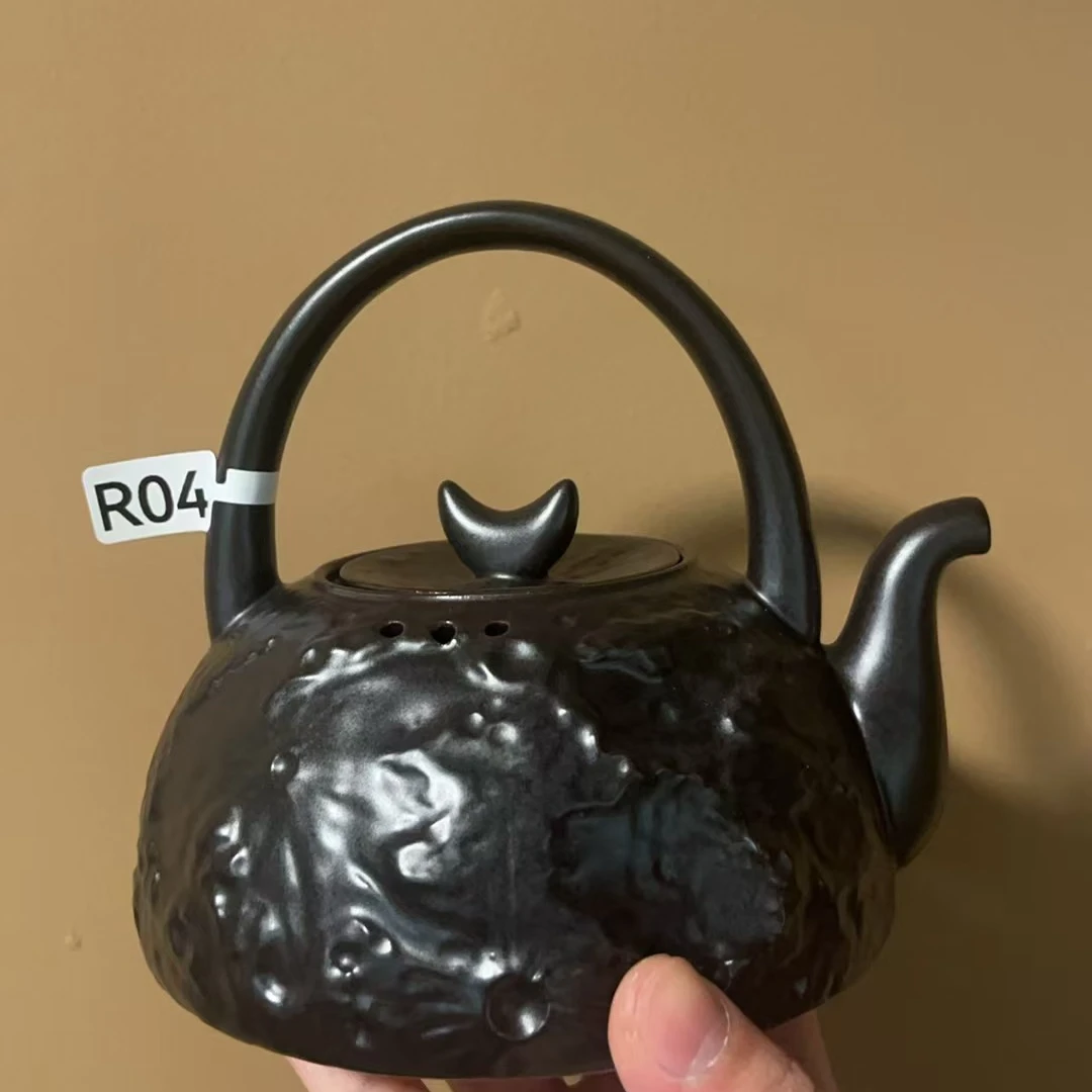R04月牙原矿老岩泥磨砂感茶壶