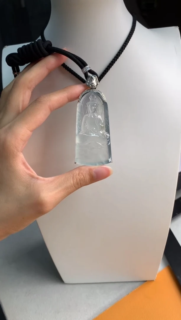 颈饰未镶嵌翡翠72.6-31.4-8.5