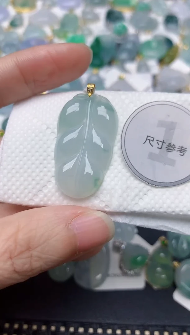 颈饰18K金镶嵌翡翠天然缅甸A货翡翠