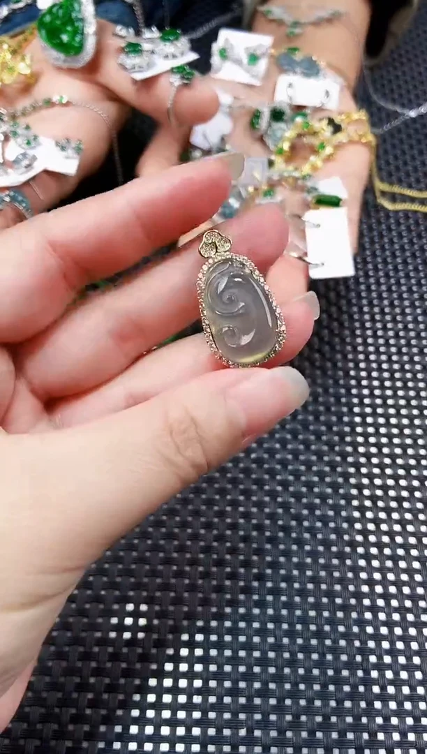 【闪购商品】翡翠吊坠(不含链)未镶嵌111111111