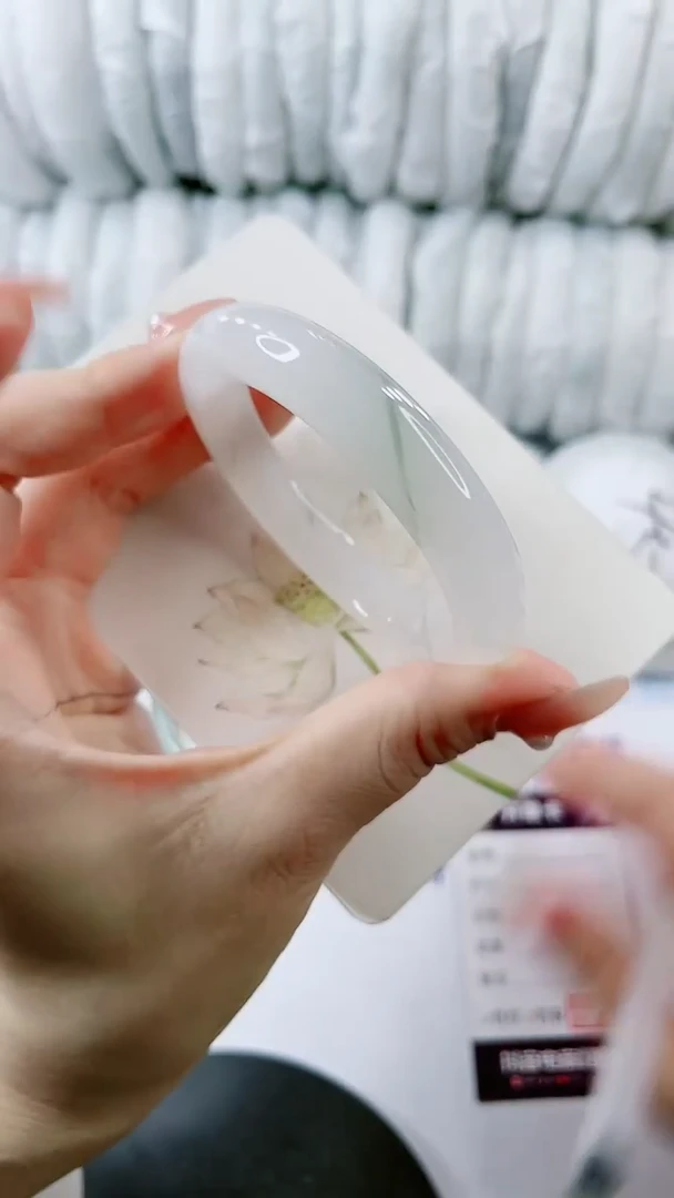 【闪购商品】石英质玉手镯未镶嵌0296860614-多样性发货