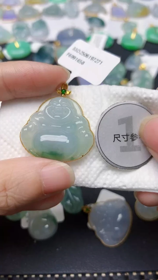 翡翠18K金镶嵌颈饰天然缅甸A货翡翠