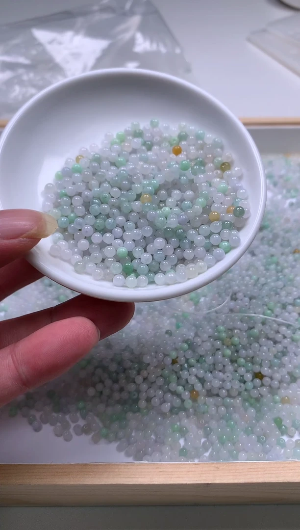 翡翠散珠 天然缅甸翡翠卡4mm翡翠 散珠100颗
