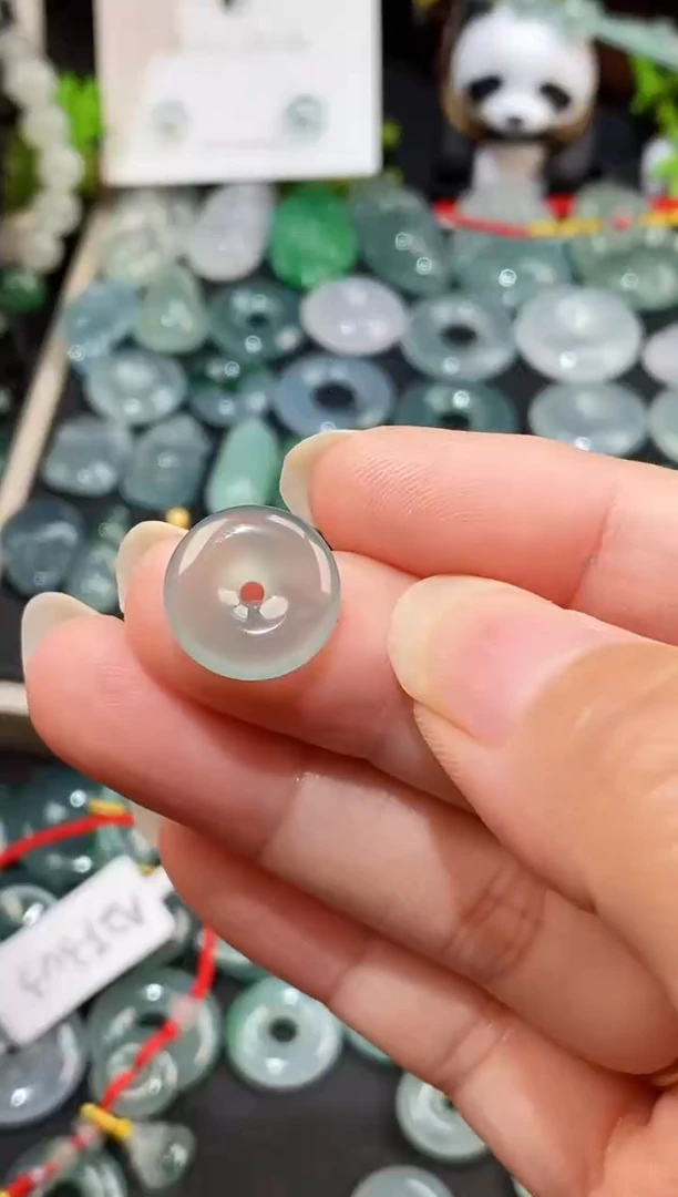 散珠翡翠?翡翠冰种平安扣