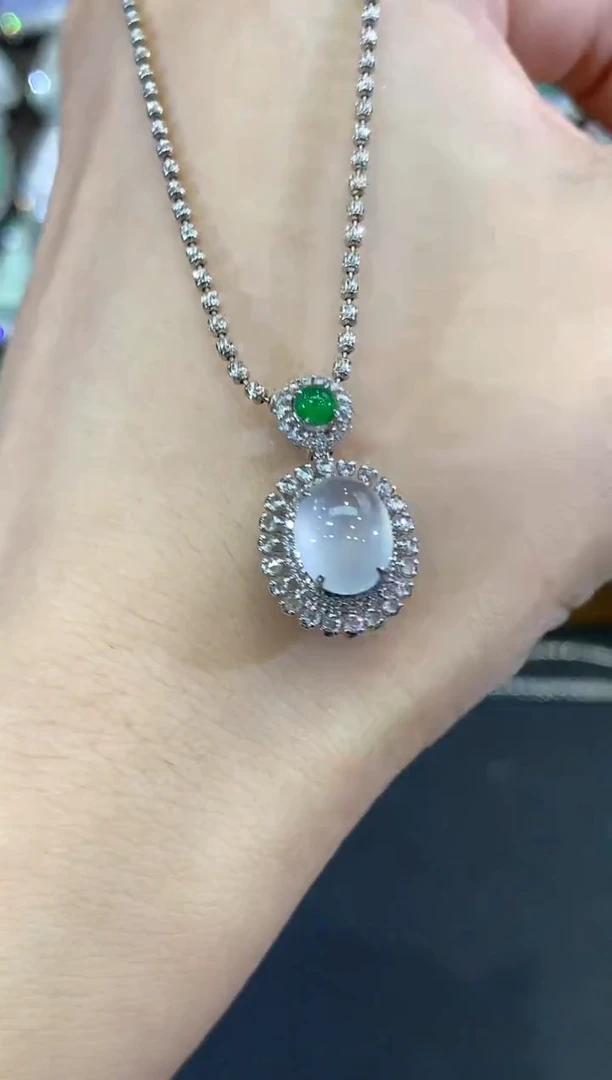 吊坠(不含链)18K金镶嵌翡翠B56