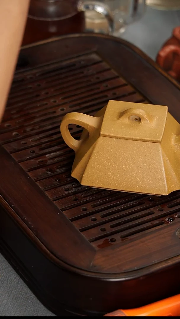 茶壶紫砂宜兴紫砂光素款四方抽角石瓢180毫升