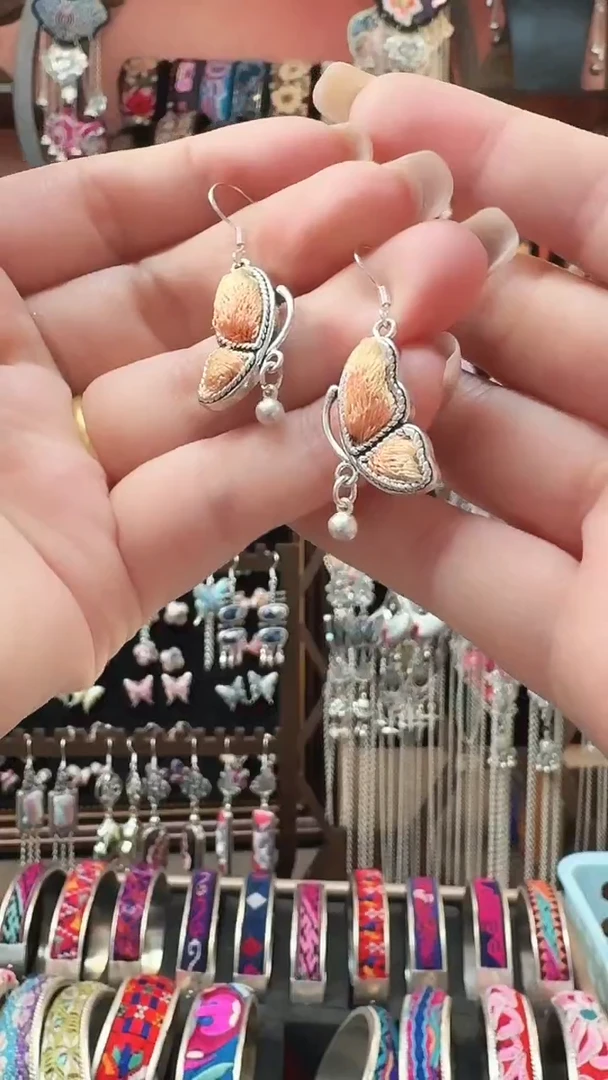 织绣 云织谣民族风精美饰品   18