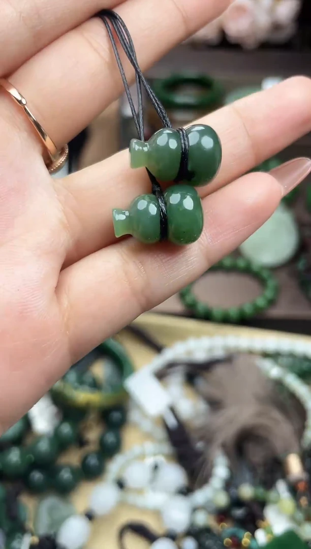 颈饰未镶嵌和田玉未镶嵌和田玉吊坠多样性拍一发一