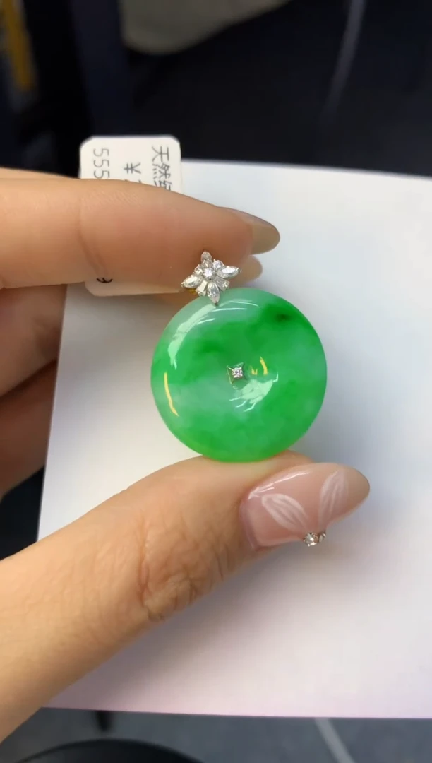 颈饰18K金镶嵌翡翠天然缅甸a货翡翠百元以上9元证书费自理