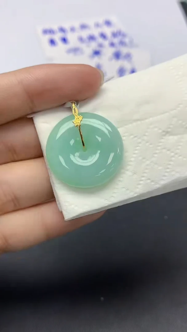 翡翠18K金镶嵌颈饰天然缅甸a货翡翠