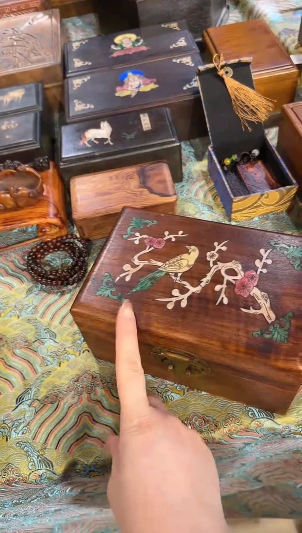 【闪购商品】木木艺喜鹊登梅黄翻盖盒88.8888