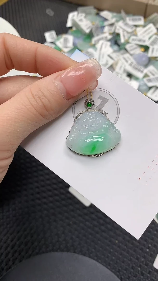 颈饰18K金镶嵌翡翠a货支持复检百元以上9元证书费自理