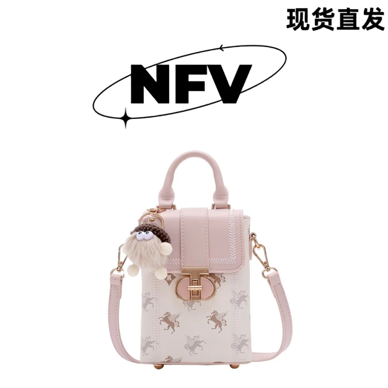 香港品牌女款爆款2025新款轻奢女士包百搭时尚手机包包中号托特包