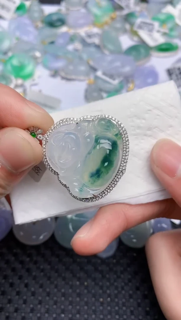 颈饰18K金镶嵌翡翠   天然翡翠A货  百元以上9米证书费自理