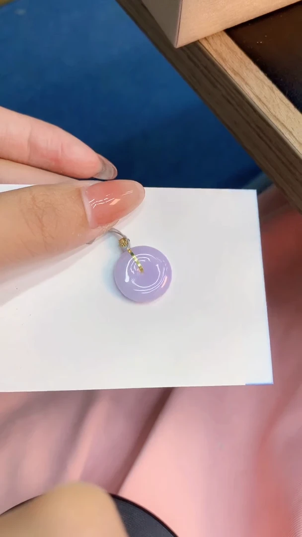 翡翠18K金镶嵌颈饰           1