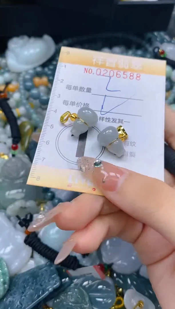 翡翠未镶嵌颈饰闪购0206588多样性发其一