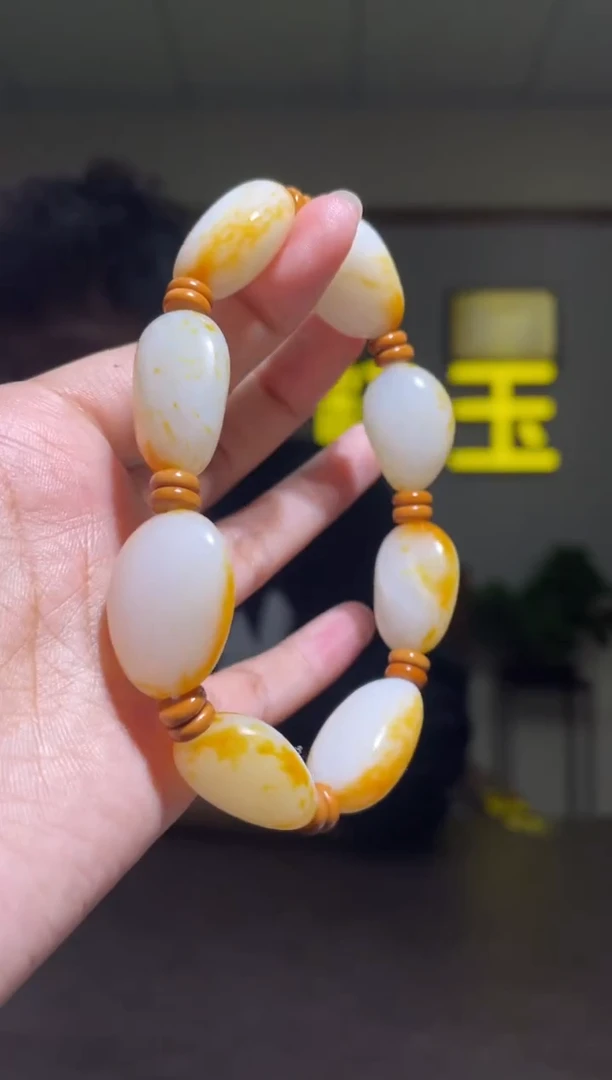 未镶嵌和田玉挂件一**埃手串