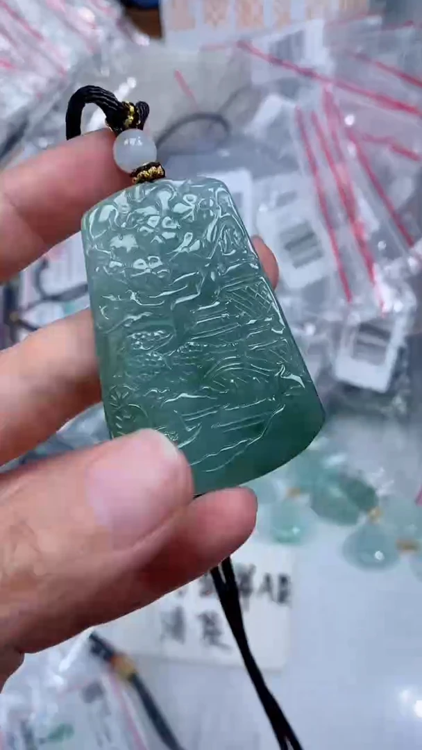 颈饰未镶嵌翡翠吊坠