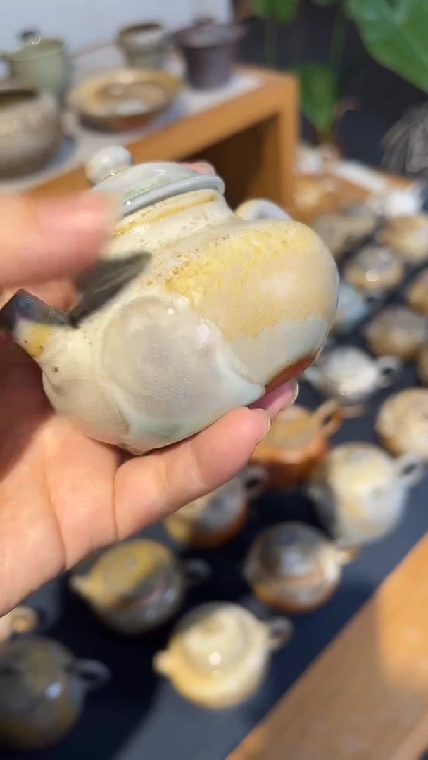 壶469号容量110-120ML中白泥 微瑕