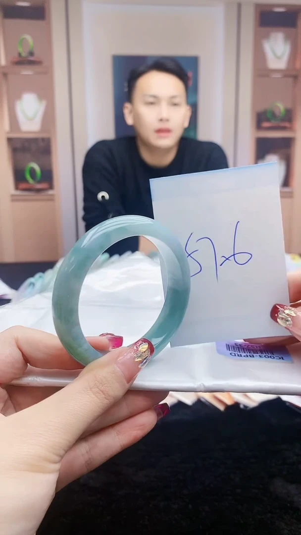 【闪购商品】翡翠手镯未镶嵌     H57-33