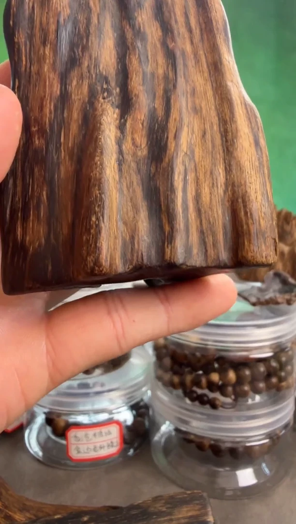 沉香手把件飞**天达拉干多样性发一