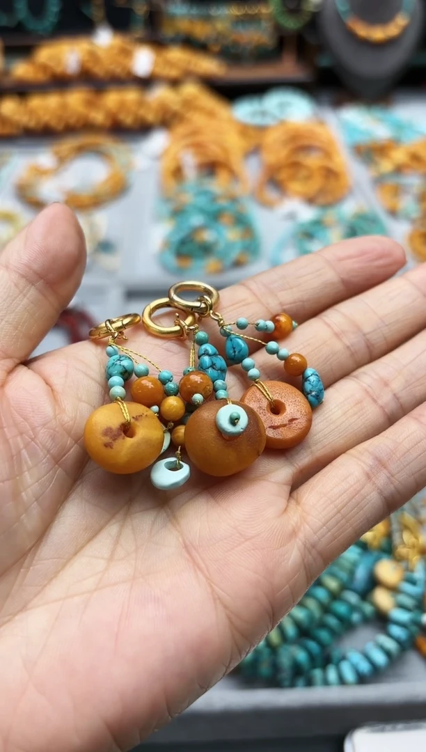 【闪购商品】琥珀裸石未镶嵌微瑕滴溜多样发其一