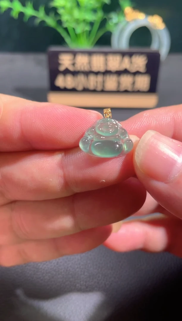 翡翠18K金镶嵌颈饰翡翠