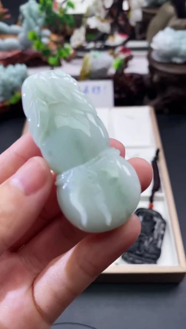 翡翠未镶嵌颈饰天然缅甸A货翡翠