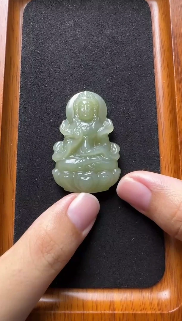 颈饰未镶嵌和田玉飘带观音