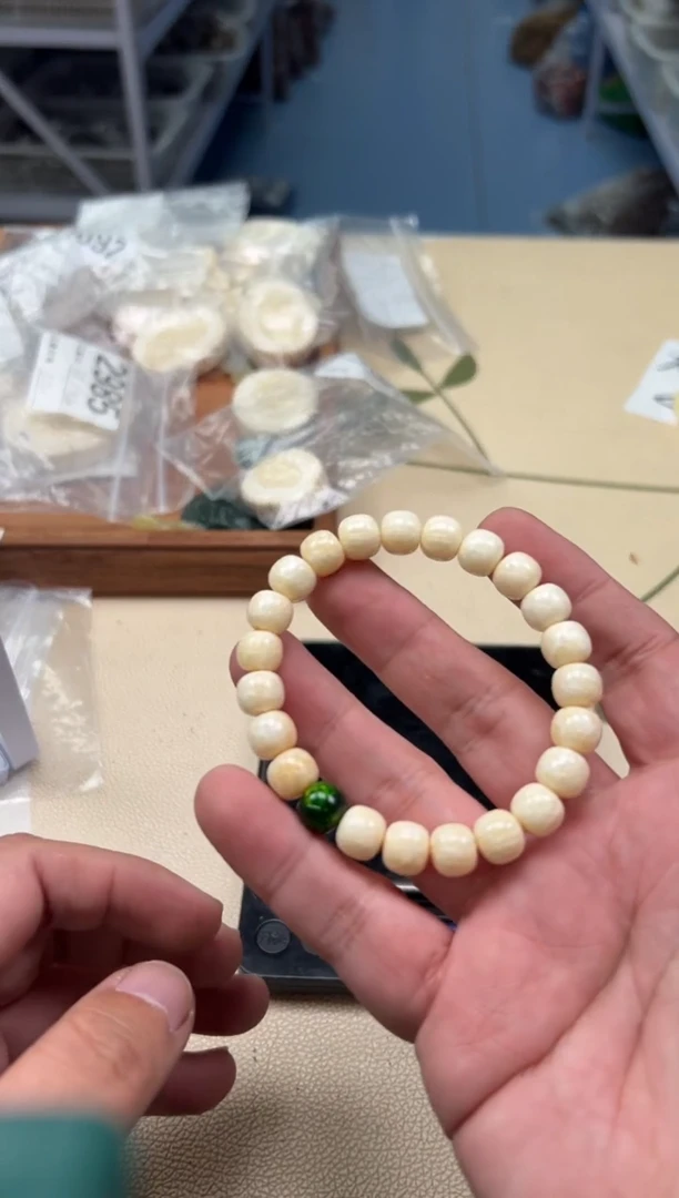 吊坠白玉菩提白色4460