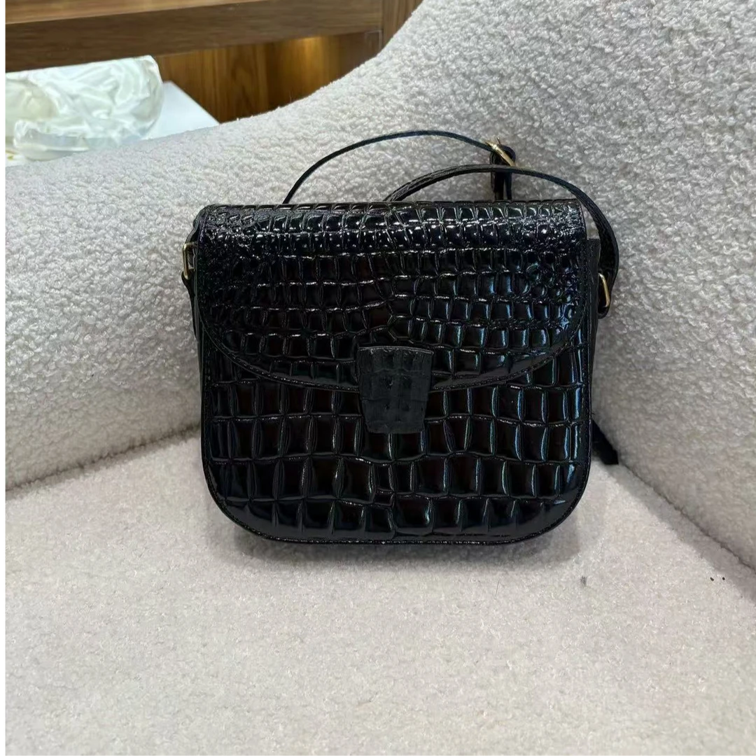 95新 YSL/圣罗兰 【夏vv专属】 黑金牛皮鳄鱼纹马鞍包/BGD903010003