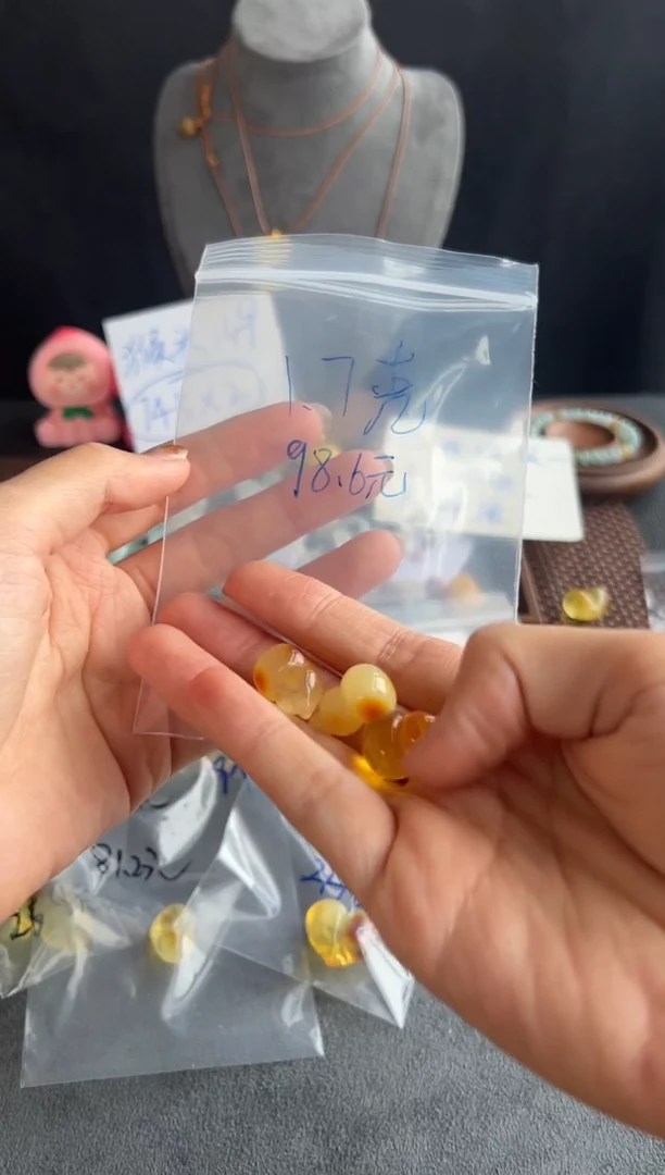 未镶嵌颈饰蜜蜡408买断1.7g多样性发一