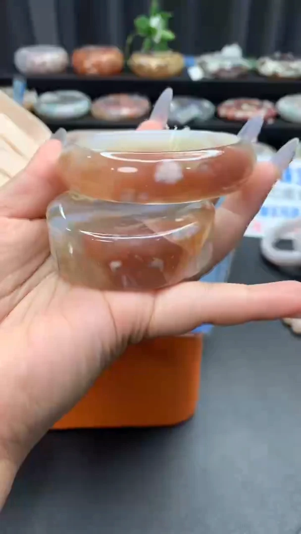 未镶嵌手镯石英质玉（60圈口）赠送镯心