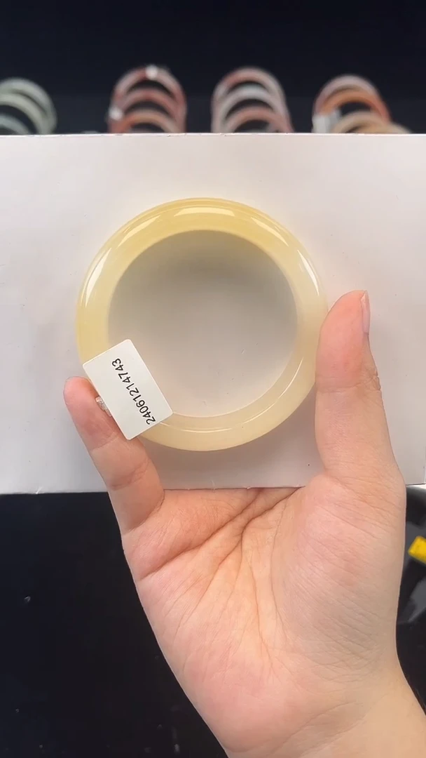 未镶嵌手镯石英质玉55圈口011