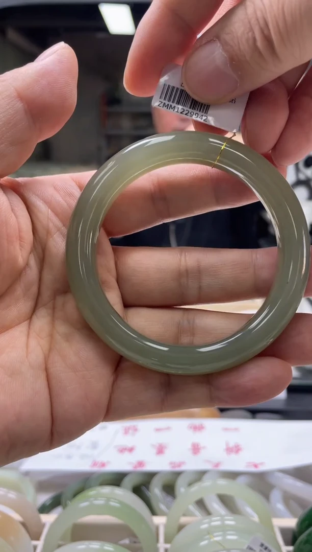 【闪购商品】和田玉手镯未镶嵌编码 9942圈口59-60