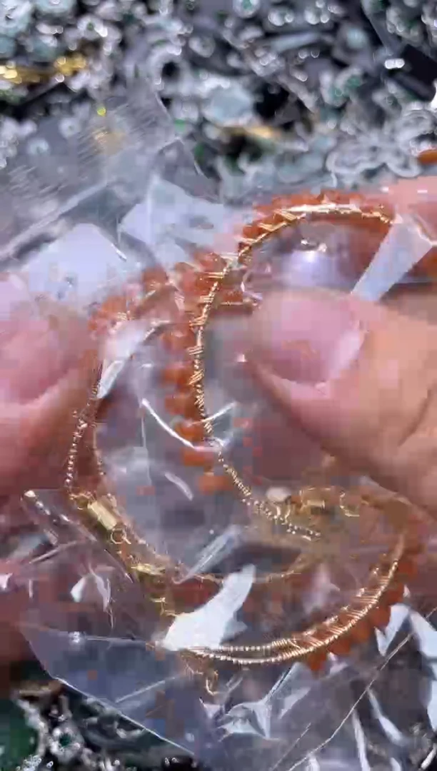 【闪购商品】翡翠颈饰未镶嵌D803半镯 多样性发其一