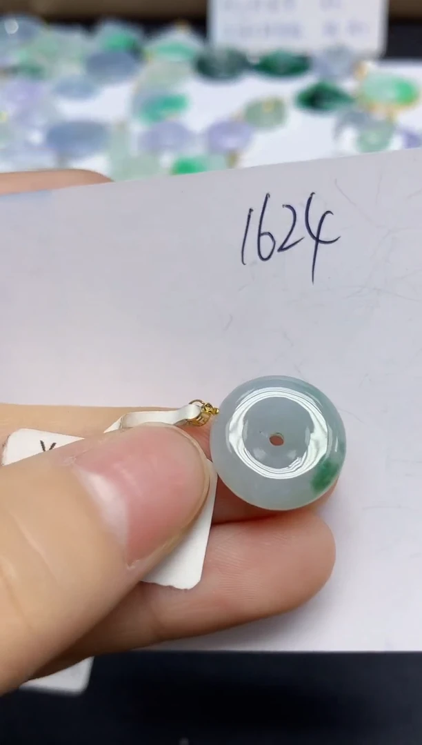 翡翠未镶嵌颈饰天然缅甸翡翠A货