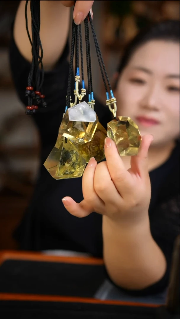 未镶嵌珠宝半成品水晶黄水晶吊坠D13多样性发其一