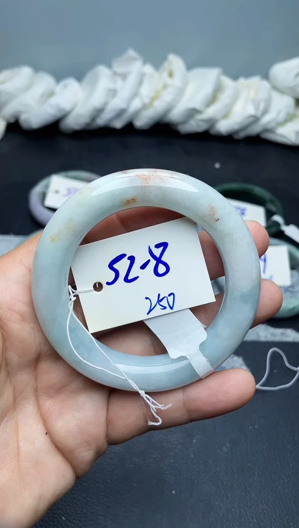 未镶嵌手镯翡翠250