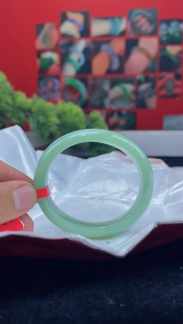 翡翠手镯（贵妃镯）未镶嵌手镯3