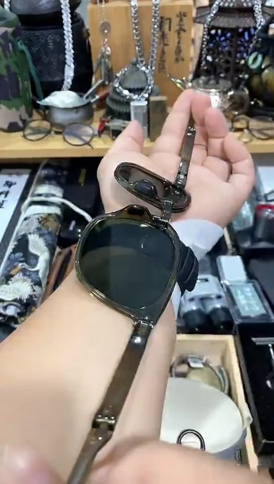 瓷片闪购商品  如图所示