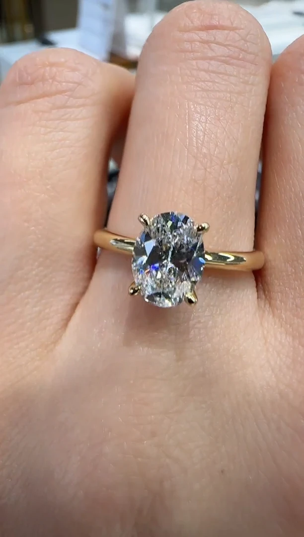 【闪购商品】合成钻石18K金镶嵌戒指一克拉海莉款椭圆13#