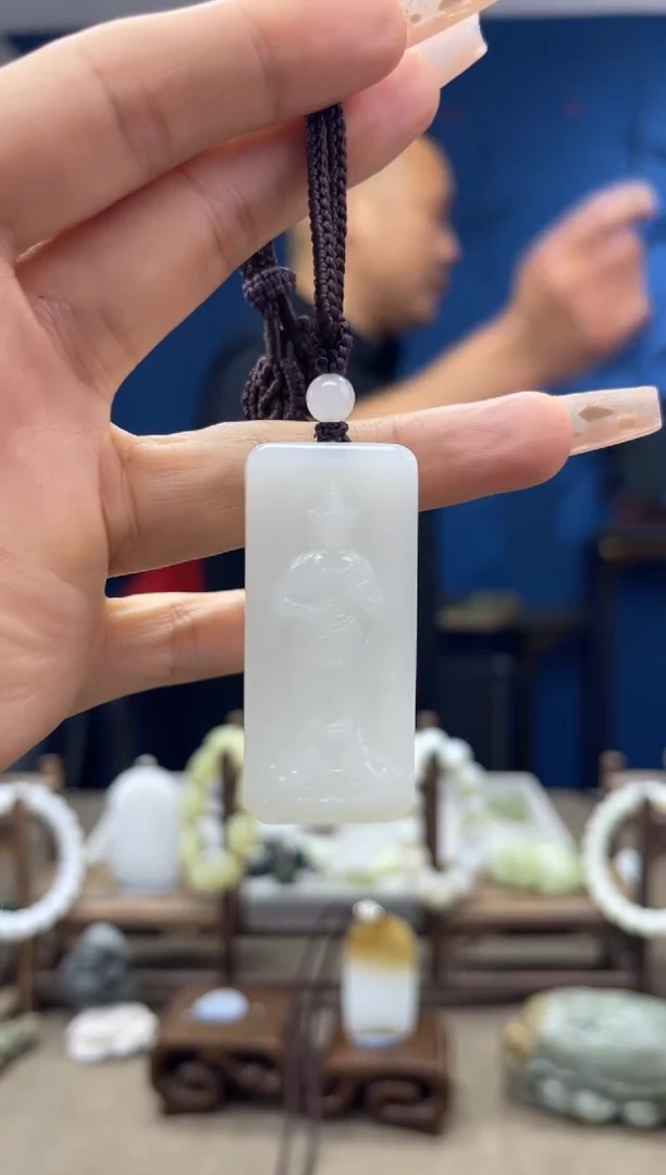 和田玉未镶嵌颈饰1