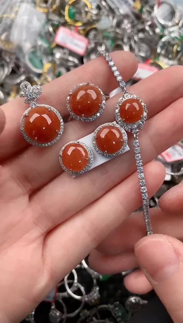 银S925镶嵌戒指翡翠333               2