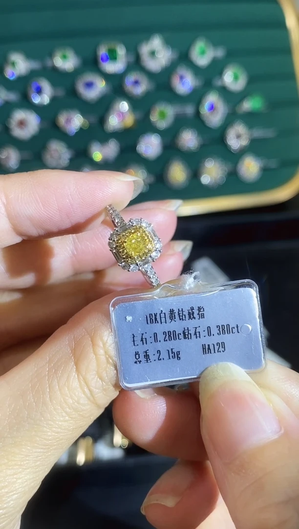 18K金镶嵌戒指钻石00