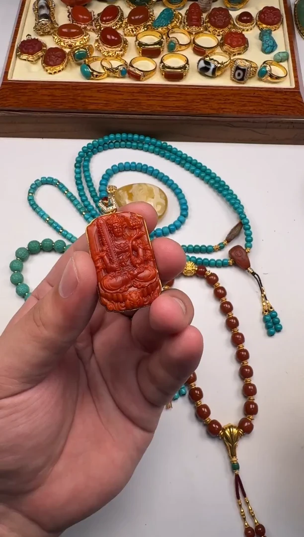 18K金镶嵌南红玛瑙挂件盼*~配饰配饰