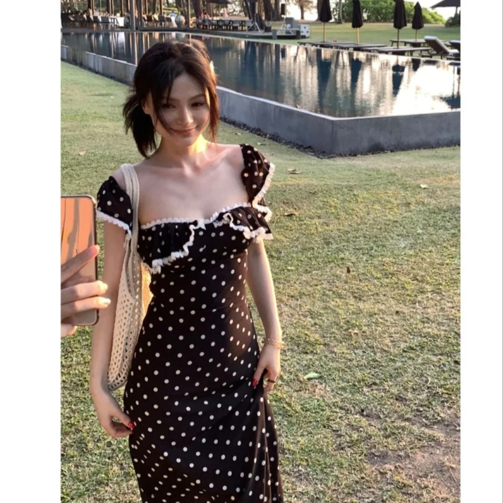 时尚2025夏季新款收腰显瘦镂空方领 蕾丝荷叶波点长款连衣裙修身